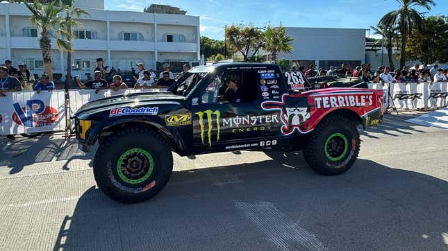 Image for article titled Here&#39;s Every Cool Thing I Saw At The Start Of The Baja 1000