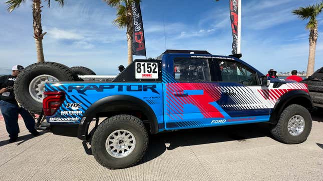 Image for article titled Here&#39;s Every Cool Thing I Saw At The Start Of The Baja 1000