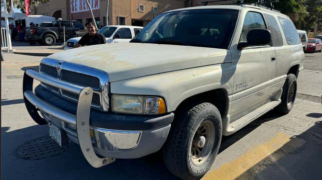 Image for article titled Here&#39;s Every Cool Thing I Saw At The Start Of The Baja 1000