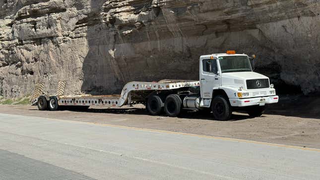 Image for article titled Here&#39;s Every Cool Thing I Saw At The Start Of The Baja 1000