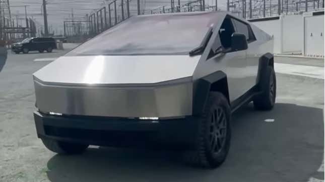 Image for article titled Latest Tesla Cybertruck Prototype Has One Minuscule Windshield Wiper