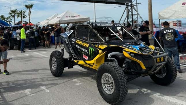 Image for article titled Here&#39;s Every Cool Thing I Saw At The Start Of The Baja 1000